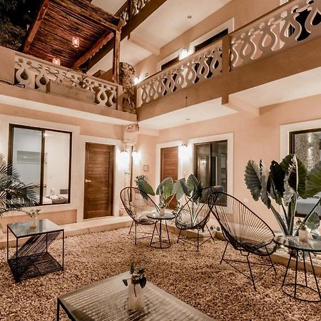 Hotel Colonial Zaci By Guruhotel バリャドリッド エクステリア 写真