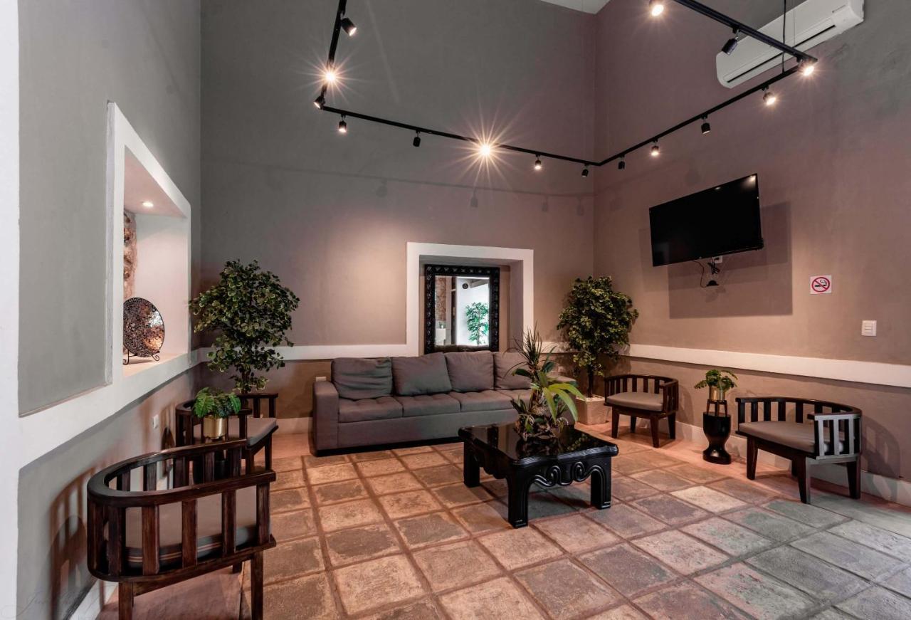 Hotel Colonial Zaci By Guruhotel バリャドリッド エクステリア 写真