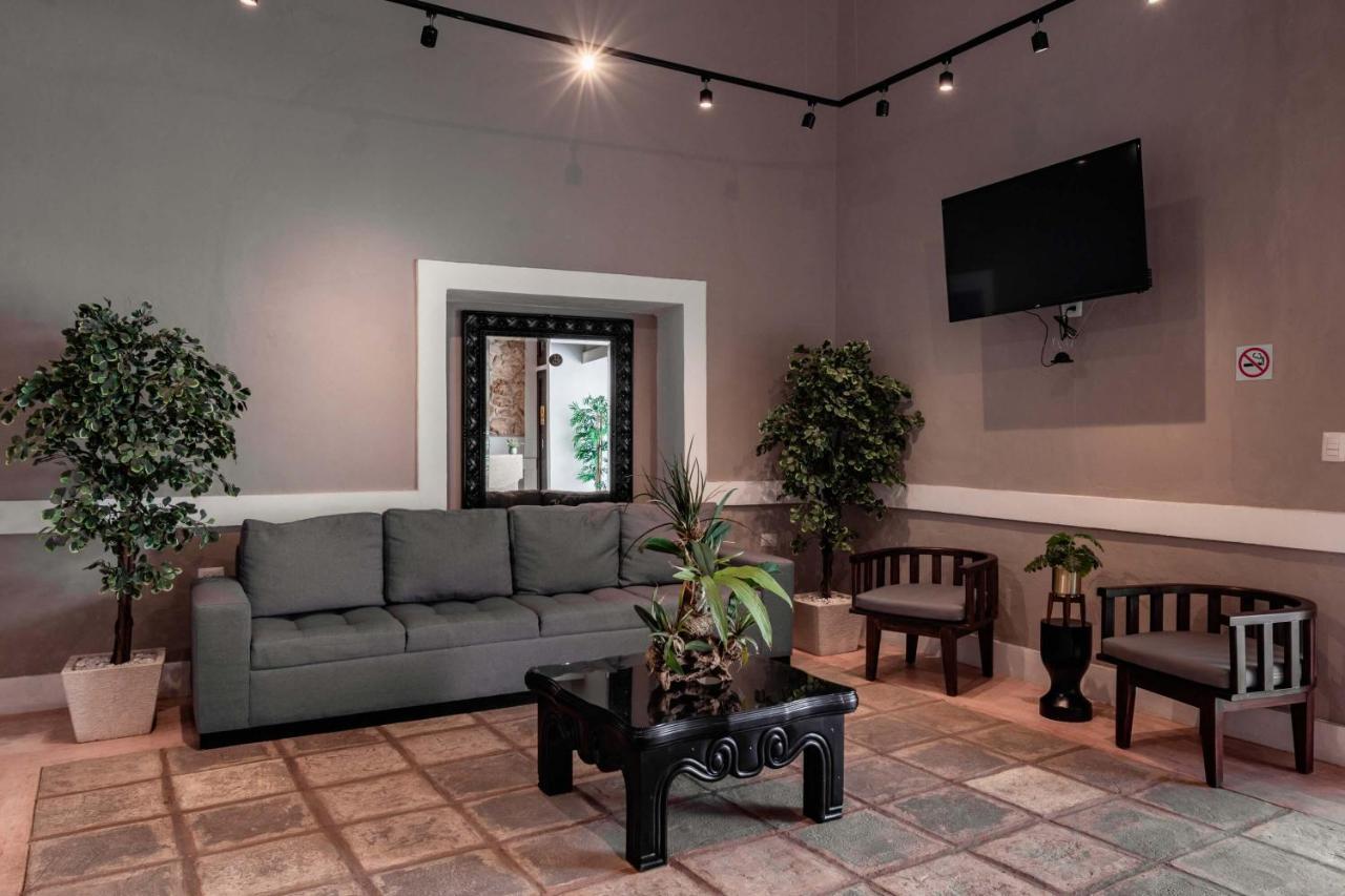 Hotel Colonial Zaci By Guruhotel バリャドリッド エクステリア 写真