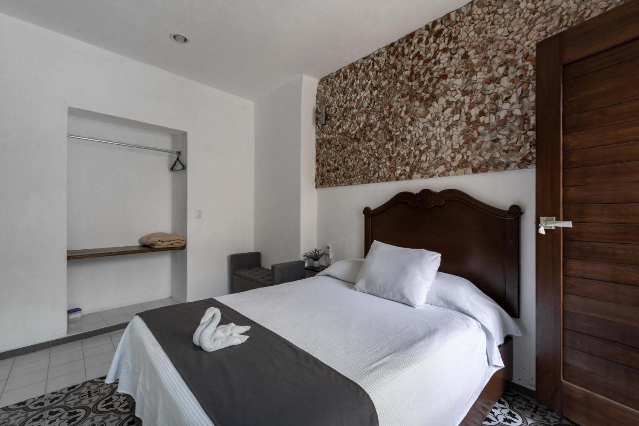 Hotel Colonial Zaci By Guruhotel バリャドリッド エクステリア 写真